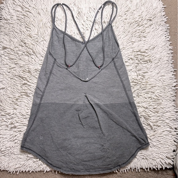 LULULEMON Breezy Tank in Divided Stripe Heathered Light to Dark Grey / Slate 2 - Picture 10 of 14
